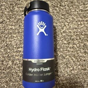 Hydro Flask Cobalt Blue Bottle
